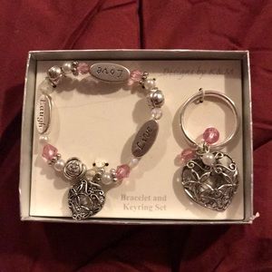 ❤️Never before worn!! Bracelet and key chain combo